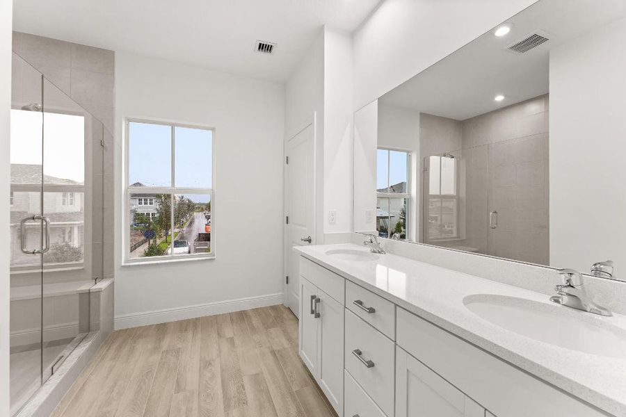 US_SEF_GLORIOSA_LOT 65_owners bath 2