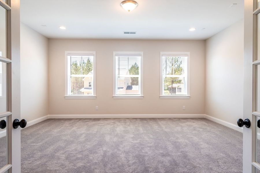 Representative unfurnished interior of a home built from the Pinehurst with 3rd Floor Retreat by Greybrook Homes in Edmunds Farm, Clover (Image 15).