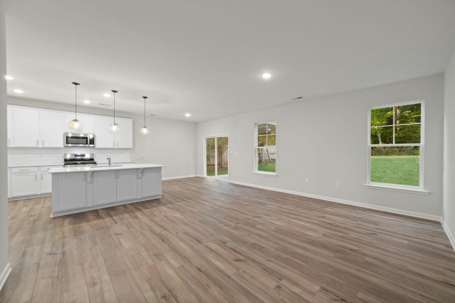 Spacious, unfurnished interior of a new home in Chandler Ridge, McLeansville (Image 25).