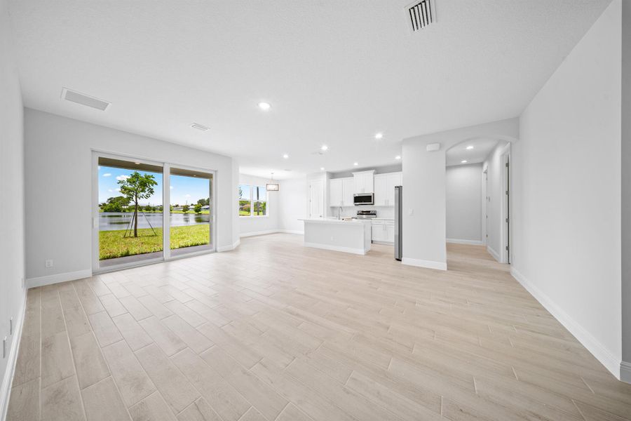 Spacious, unfurnished interior of a new home in , Port St. Lucie (Image 17).