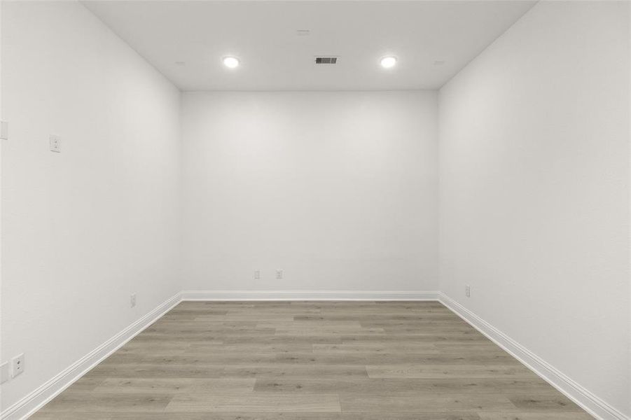 Spacious, unfurnished interior of a new home in The Highlands - 65', Porter (Image 20).