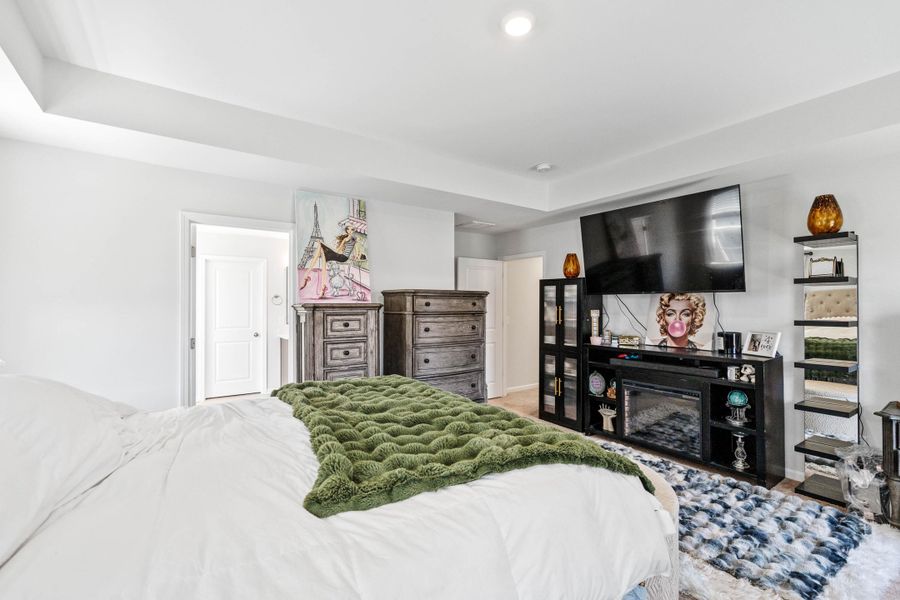 Furnished interior view inside a new home in , Beaufort (Image 40).