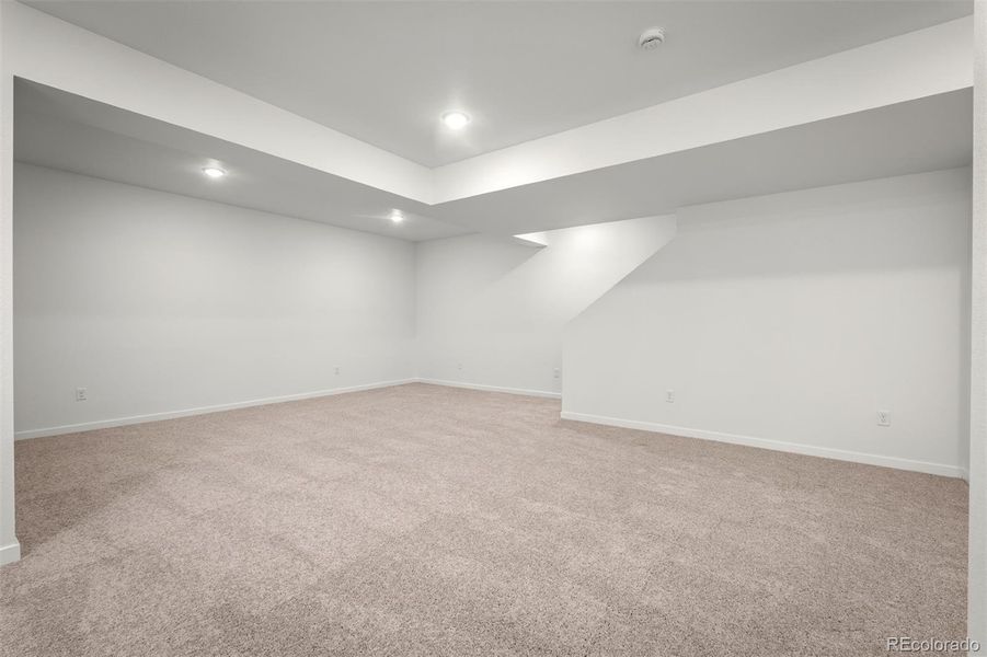 Spacious, unfurnished interior of a new home in Revel Crossing at Wolf Ranch – The Outlook Collection, Colorado Springs (Image 34).