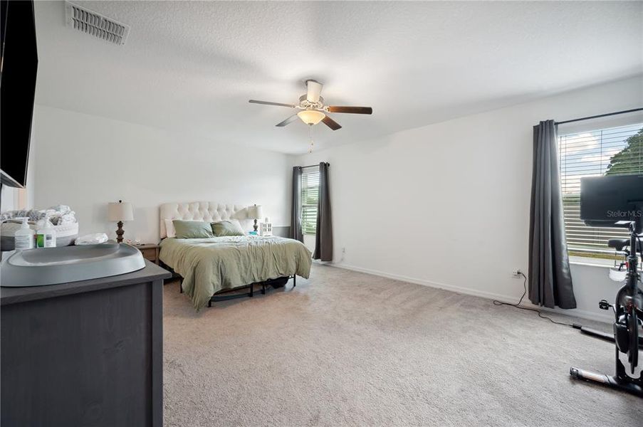 Furnished interior view inside a new home in , Plant City (Image 10).