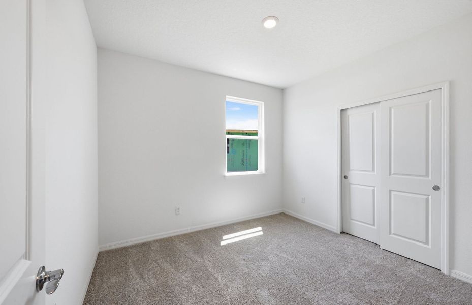 Spacious, unfurnished interior of a new home in Hyland Trail, Green Cove Springs (Image 16). Spacious, unfurnished interior of a new home in Hyland Trail, Green Cove Springs (Image 16).
