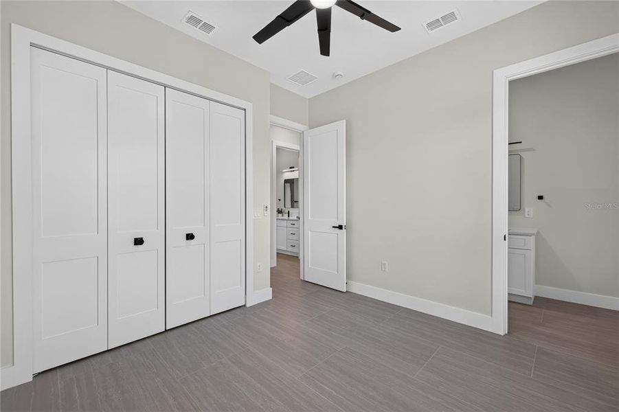 Spacious, unfurnished interior of a new home in , Port Charlotte (Image 23).