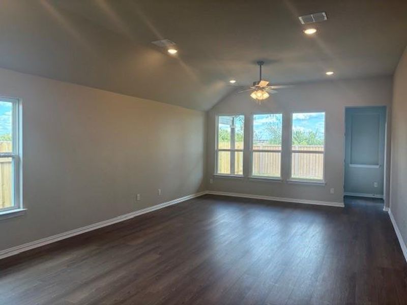 Spacious, unfurnished interior of a new home in Spring Creek, Taylor (Image 9). Spacious, unfurnished interior of a new home in Spring Creek, Taylor (Image 9).