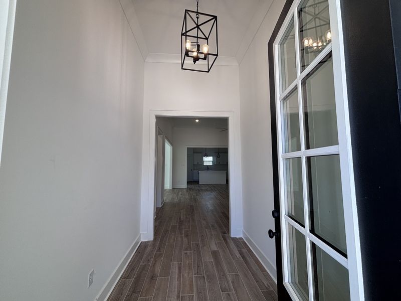 Spacious, unfurnished interior of a new home in Bird Song at Hammock Bay, Freeport (Image 16).