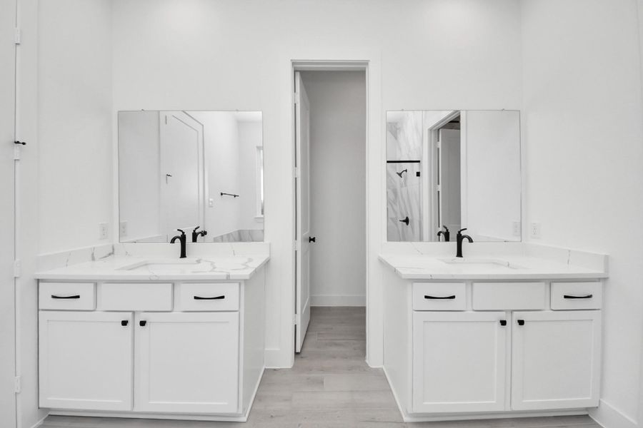 Furnished interior view inside a new home in Meridiana 50's, Manvel (Image 9).