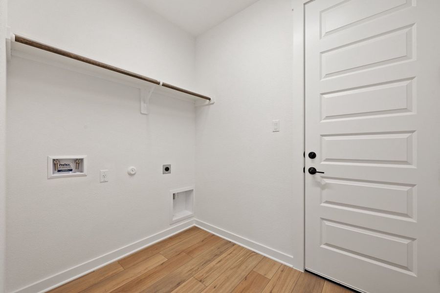 Spacious, unfurnished interior of a new home in Flora, Hutto (Image 20).