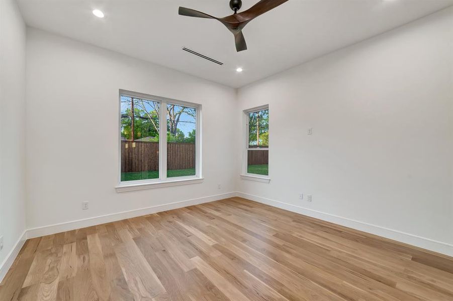 Spacious, unfurnished interior of a new home in , Dallas (Image 33).