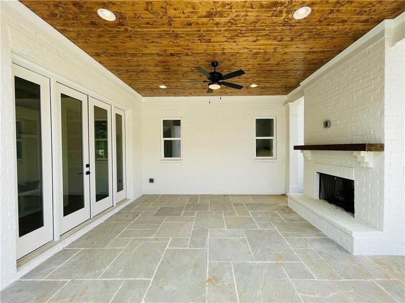 Exterior details and patio area of a home in , Suwanee (Image 3).