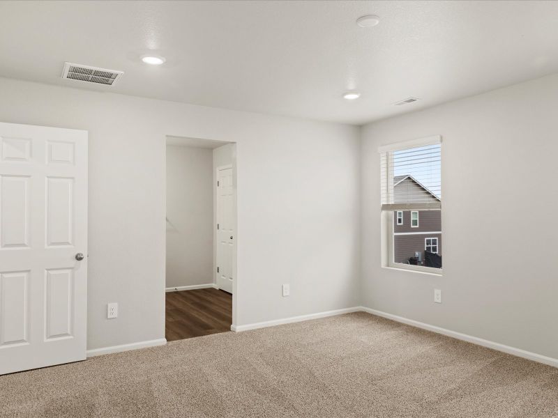 Spacious, unfurnished interior of a new home in Westgate, Greeley (Image 12).