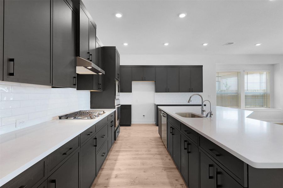 *REPRESENTATIVE PHOTO* *REPRESENTATIVE PHOTO*