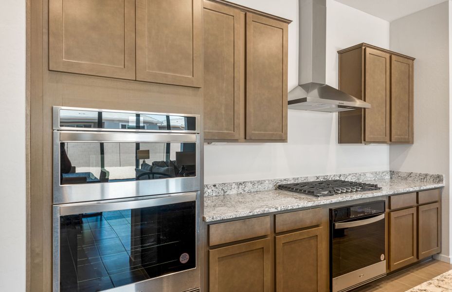 Representative interior finishes for a home built from the Livorno by Pulte Homes in Blossom Rock, Apache Junction (Image 20).