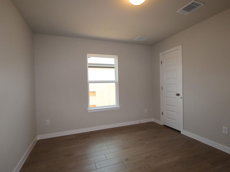 Spacious, unfurnished interior of a new home in Willow Springs, Buda (Image 6). Spacious, unfurnished interior of a new home in Willow Springs, Buda (Image 6).