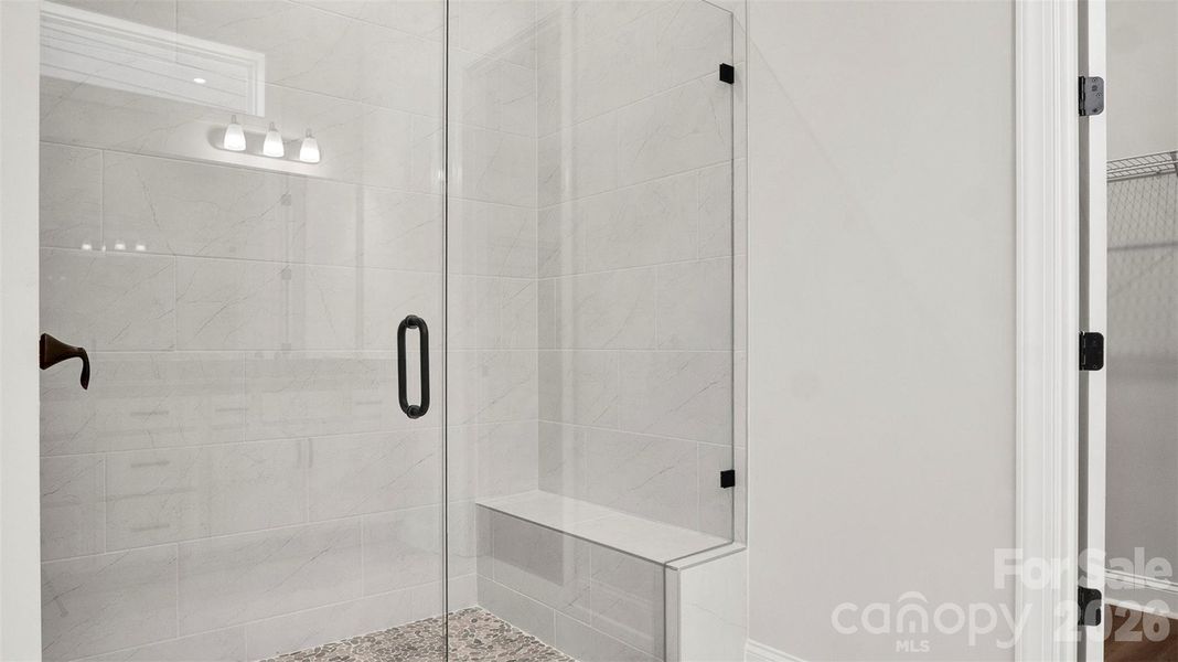 Primary En Suite Primary En Suite