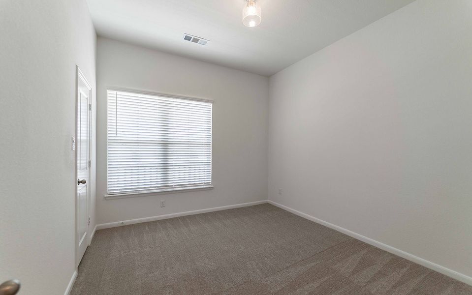Spacious, unfurnished interior of a new home in Solterra, Mesquite (Image 18).