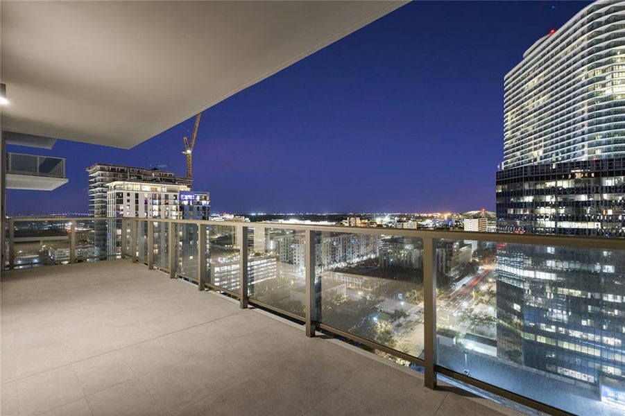 Condo located in St. Petersburg, FL showcasing its design and architecture (Image 15). Condo located in St. Petersburg, FL showcasing its design and architecture (Image 15).