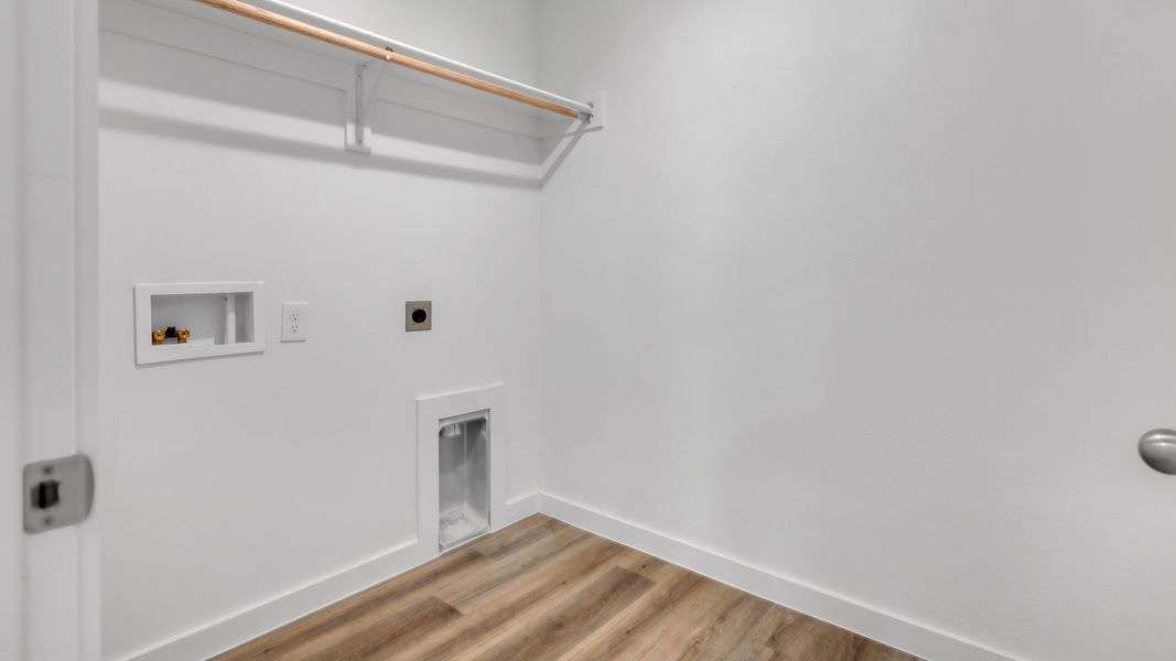 Spacious, unfurnished interior of a new home in Terra Vista, Lubbock (Image 9).