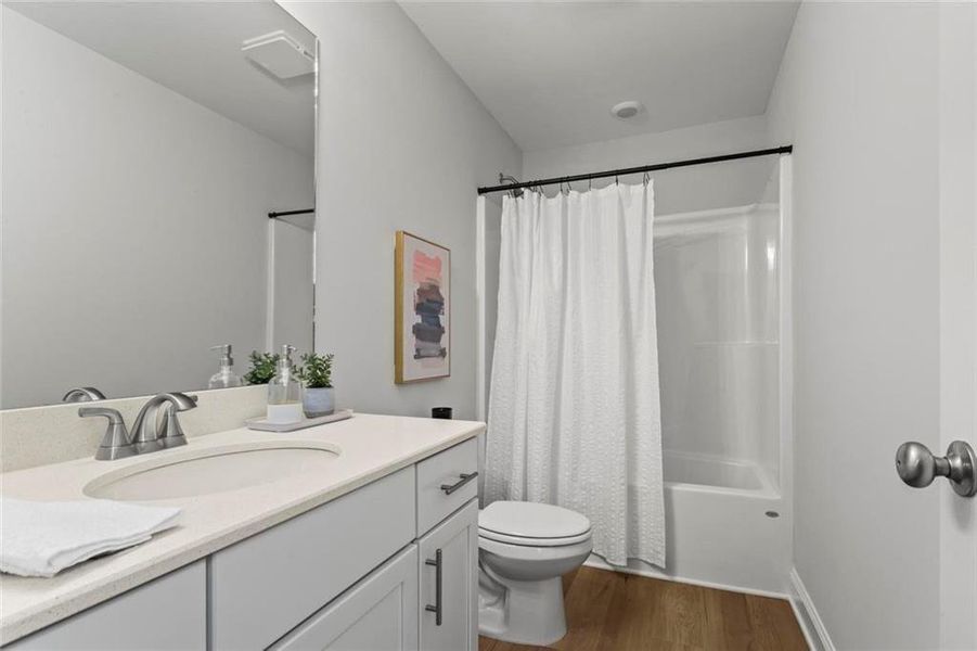 Furnished interior view inside a new home in , Dallas (Image 13).