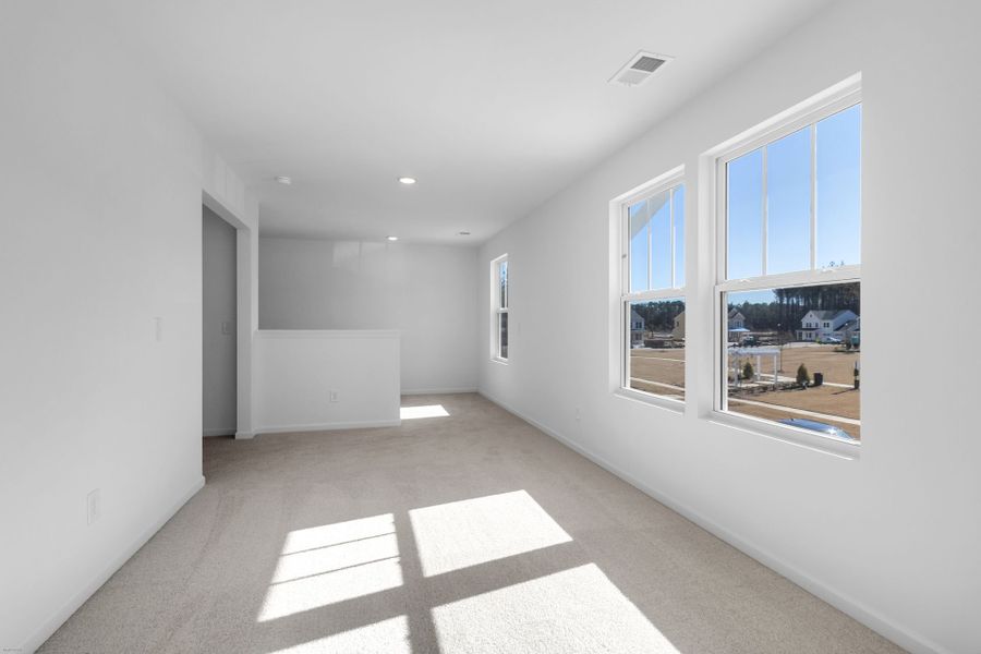 Spacious, unfurnished interior of a new home in Homecoming, Ravenel (Image 19).