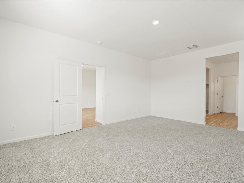Spacious, unfurnished interior of a new home in Summerstone II, Marana (Image 11).