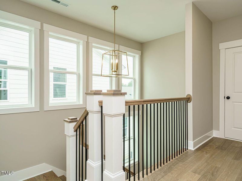 027-1280x960-landing