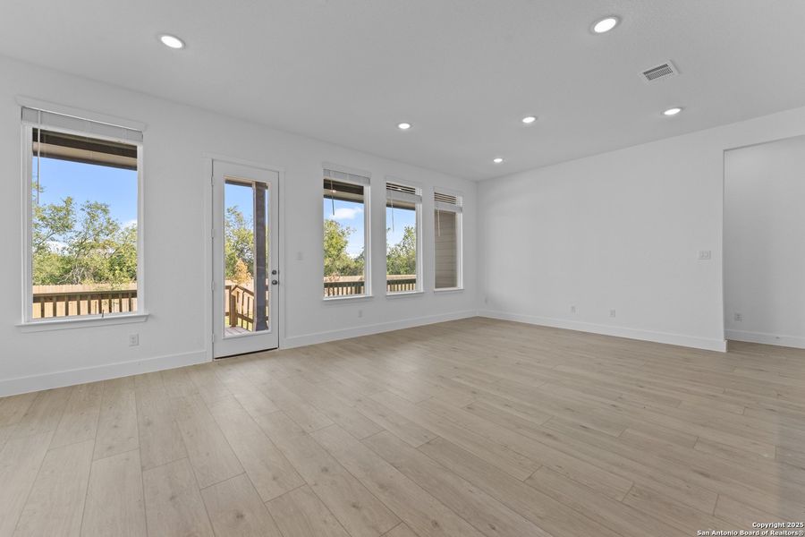 Spacious, unfurnished interior of a new home in , New Braunfels (Image 15).