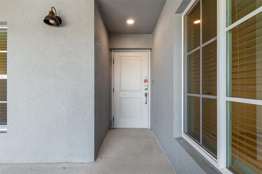 Exterior details and patio area of a home in , Venice (Image 24).