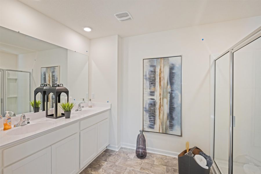 Representative furnished interior of a home built from the Robie by D.R. Horton in Johnson Farms, Greeneville (Image 13).