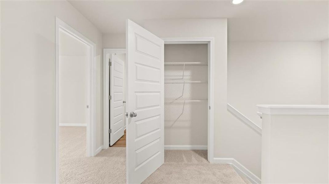 Spacious, unfurnished interior of a new home in Echo Glen, Stockbridge (Image 21).