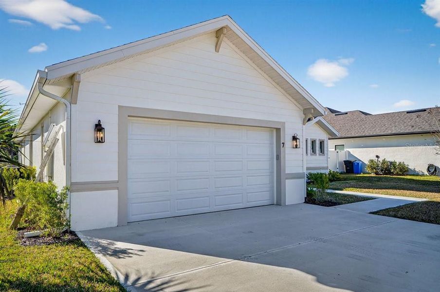Exterior details and patio area of a home in , Palm Coast (Image 35).
