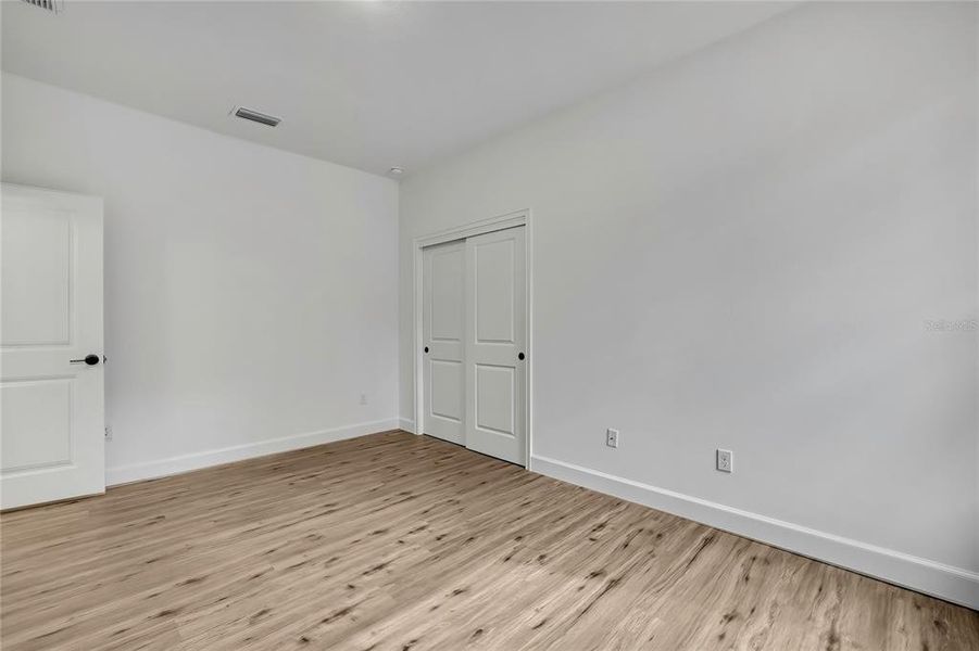 Spacious, unfurnished interior of a new home in , Weeki Wachee (Image 55).