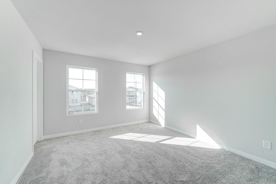 Spacious, unfurnished interior of a new home in Shirey Forest - Branches, Lufkin (Image 29).