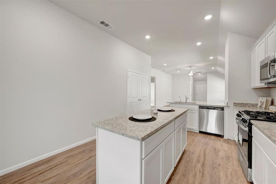 Furnished interior view inside a new home in Elevon, Lavon (Image 7).