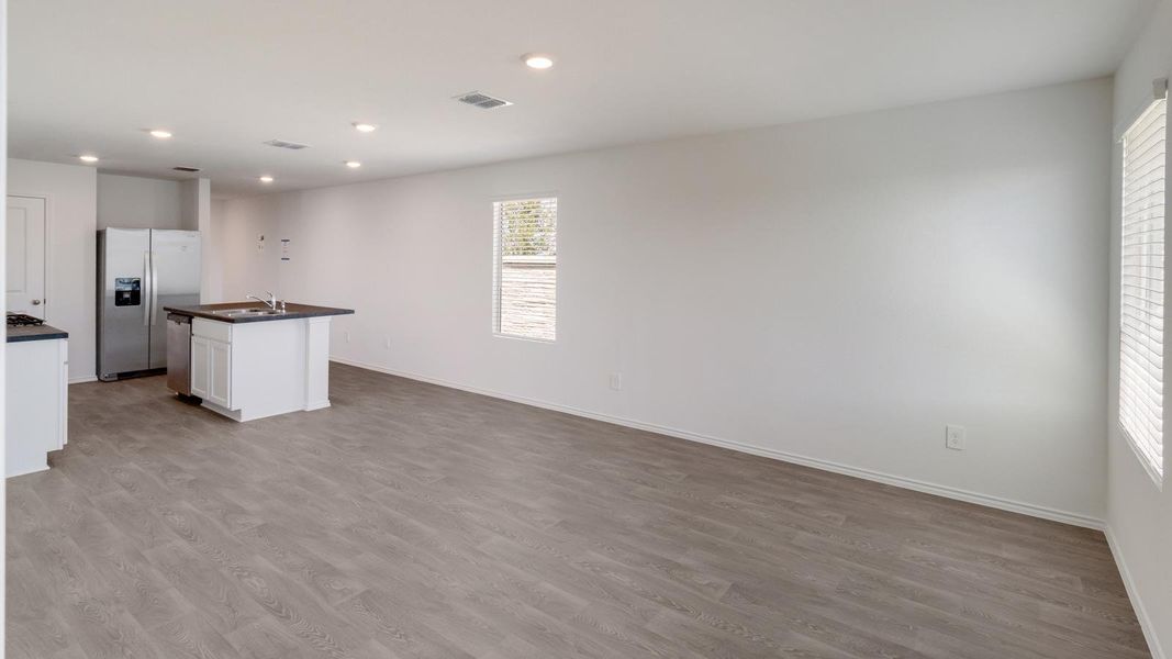 Spacious, unfurnished interior of a new home in Wayside, Uhland (Image 10).