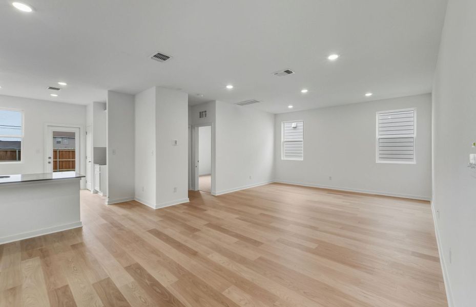 Spacious, unfurnished interior of a new home in Larson Crossing, Elgin (Image 30).