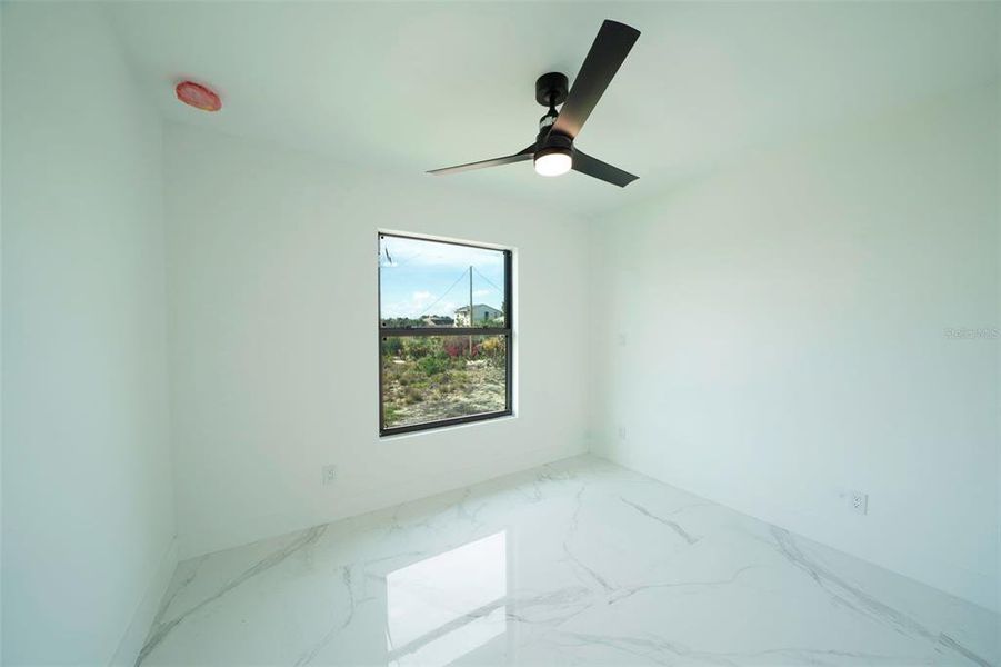 Spacious, unfurnished interior of a new home in , Punta Gorda (Image 25).
