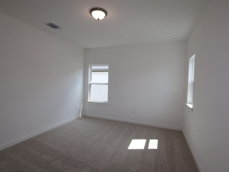 Spacious, unfurnished interior of a new home in Edgewood, Leander (Image 6).