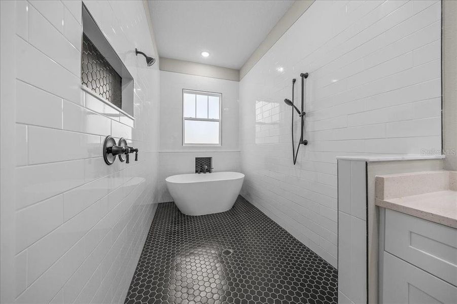 Furnished interior view inside a new home in , Ocala (Image 18).