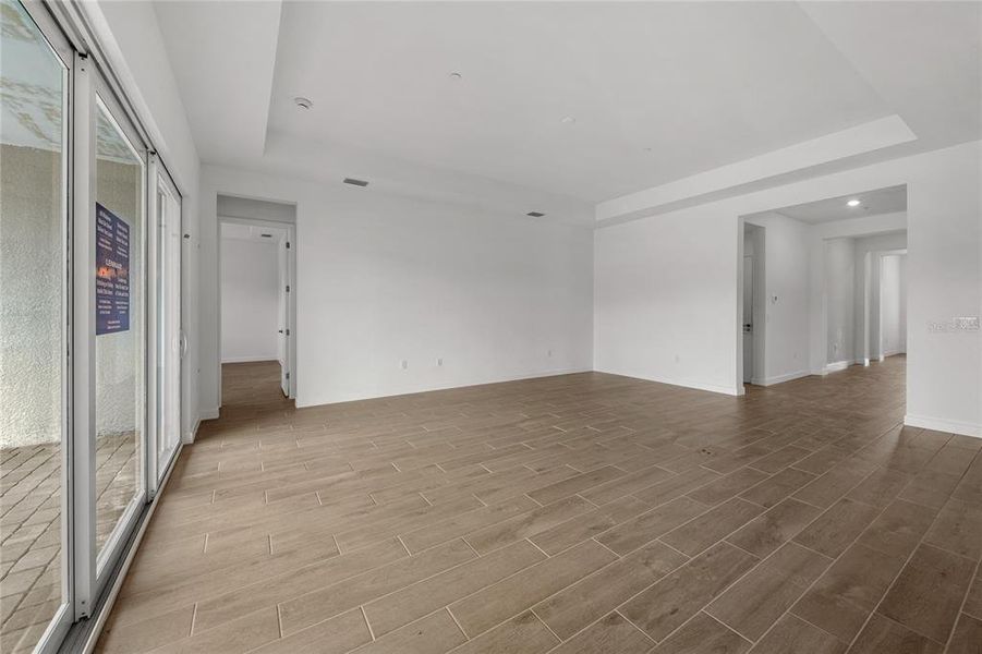 Spacious, unfurnished interior of a new home in Calusa Country Club, Lakewood Ranch (Image 18).