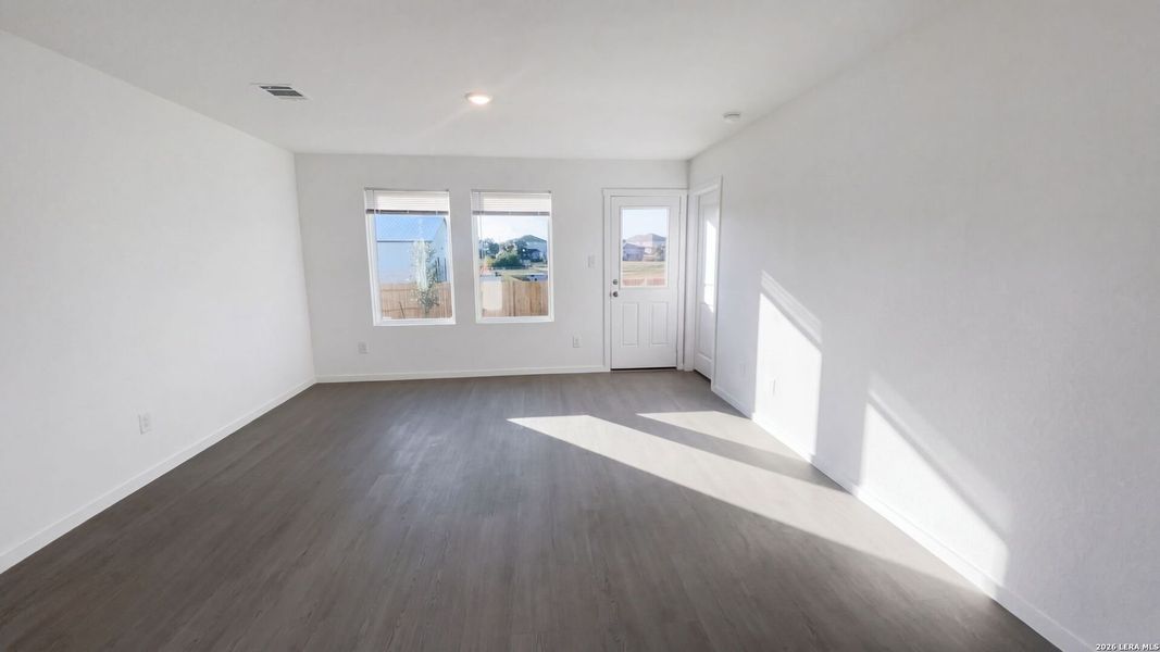 Spacious, unfurnished interior of a new home in Landon Ridge, San Antonio (Image 34).