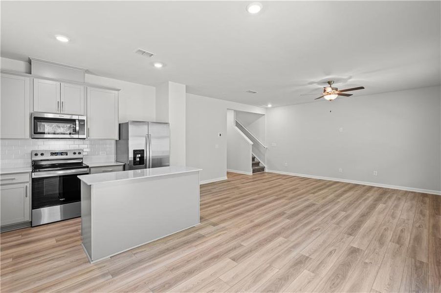 Spacious, unfurnished interior of a new home in Avery Ridge, Gainesville (Image 25).