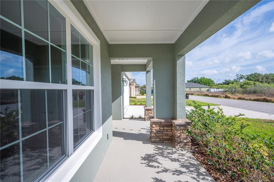 Exterior details and patio area of a home in , Mulberry (Image 4).