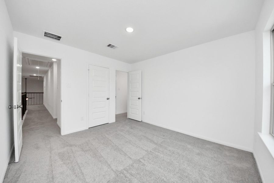 Spacious, unfurnished interior of a new home in Elyson, Katy (Image 36).