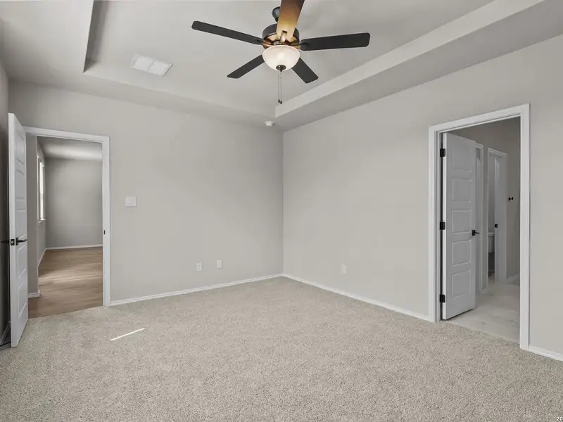 Spacious, unfurnished interior of a new home in Bricewood, San Antonio (Image 33).