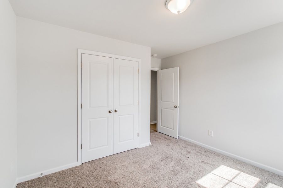 Spacious, unfurnished interior of a new home in Winston Point, Gilbert (Image 31).