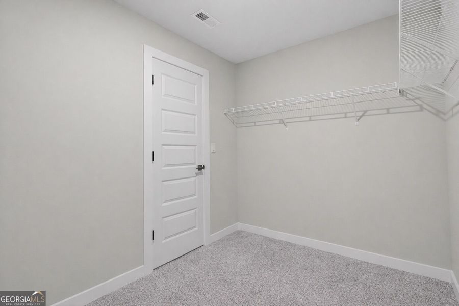 Spacious, unfurnished interior of a new home in The Manor at Gainesville Township, Gainesville (Image 28).