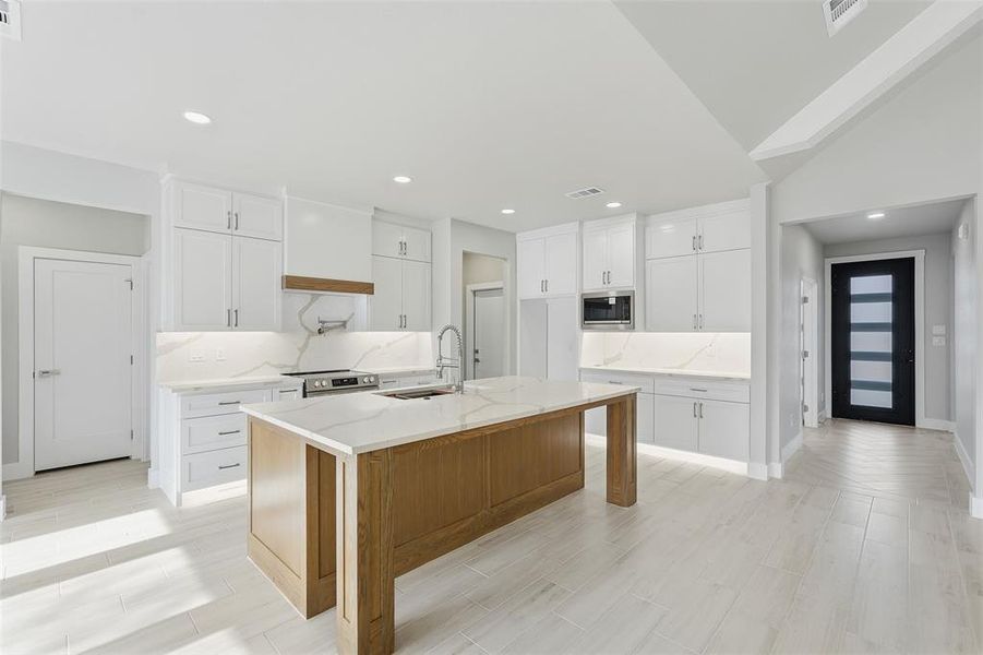 Furnished interior view inside a new home in , Corsicana (Image 13). Furnished interior view inside a new home in , Corsicana (Image 13).